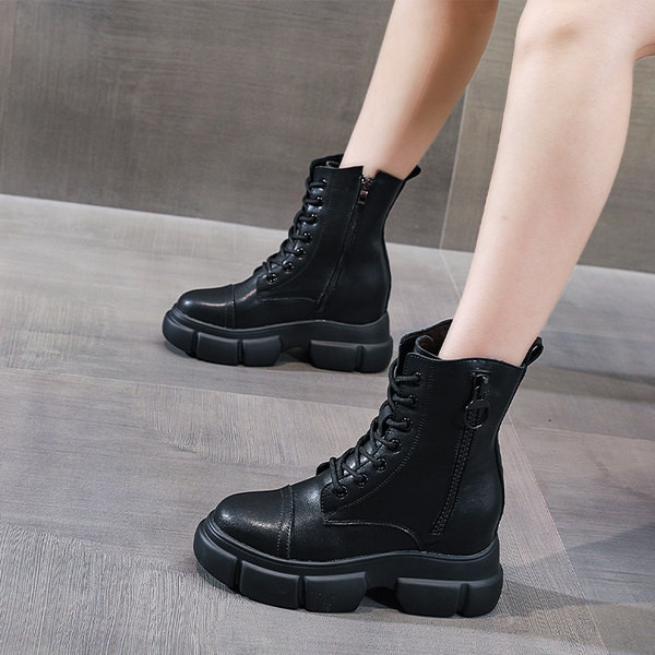 Kareda tallaga musta värvi naiste saapad