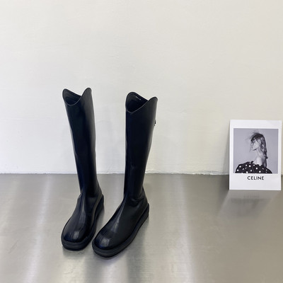 Lameda tallaga naiste saapad uus mudel