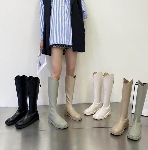 Lameda tallaga naiste saapad uus mudel