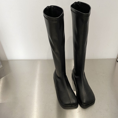 Naiste lameda tallaga nahast saapad