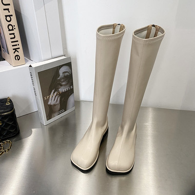 Naiste lameda tallaga nahast saapad