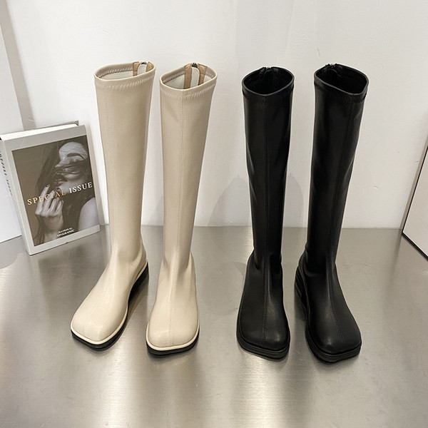 Naiste lameda tallaga nahast saapad