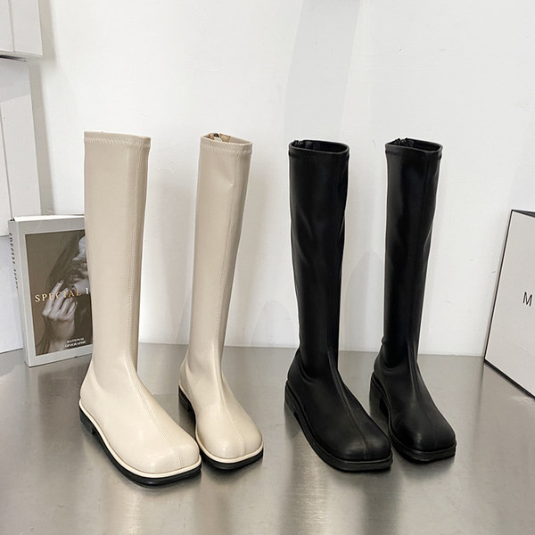 Naiste lameda tallaga nahast saapad