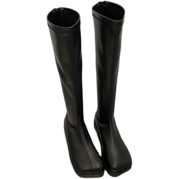 Naiste lameda tallaga nahast saapad