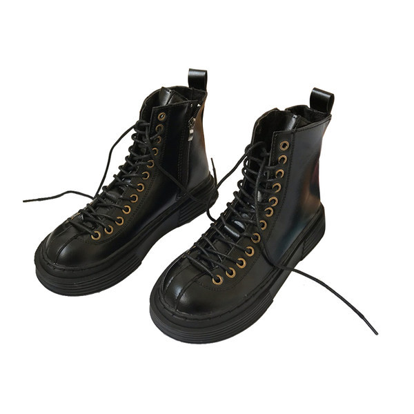 Naiste vabaaja nahast saapad ümar paeltega mudel