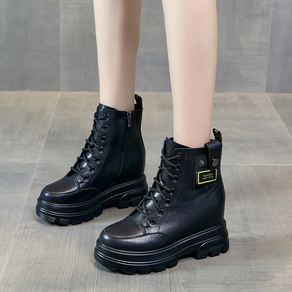 Új platformos női csizma modell