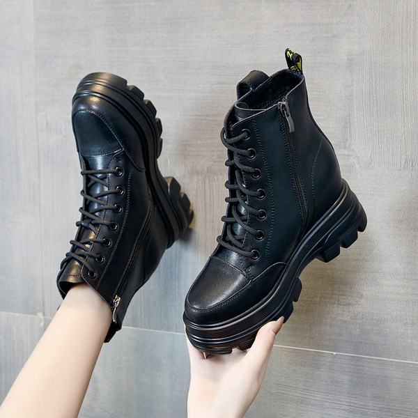 Új platformos női csizma modell