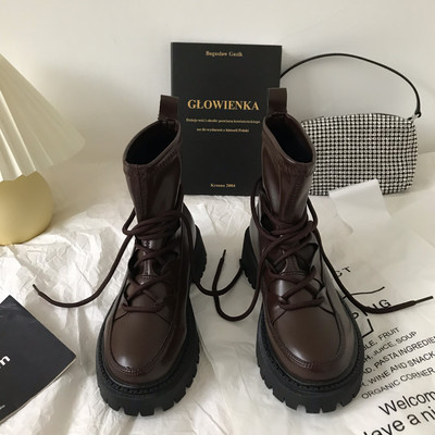 Kahes värvitoonis paeltega nahksaapad