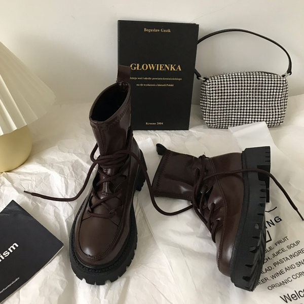 Kahes värvitoonis paeltega nahksaapad