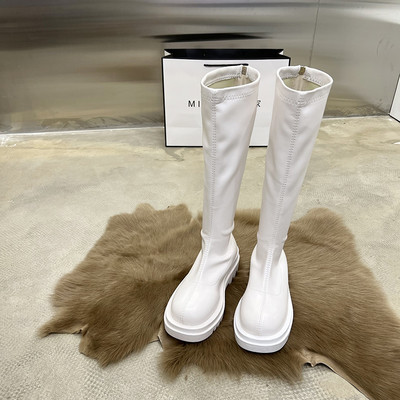 Naiste lameda tallaga nahast saapad