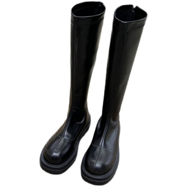 Naiste lameda tallaga nahast saapad