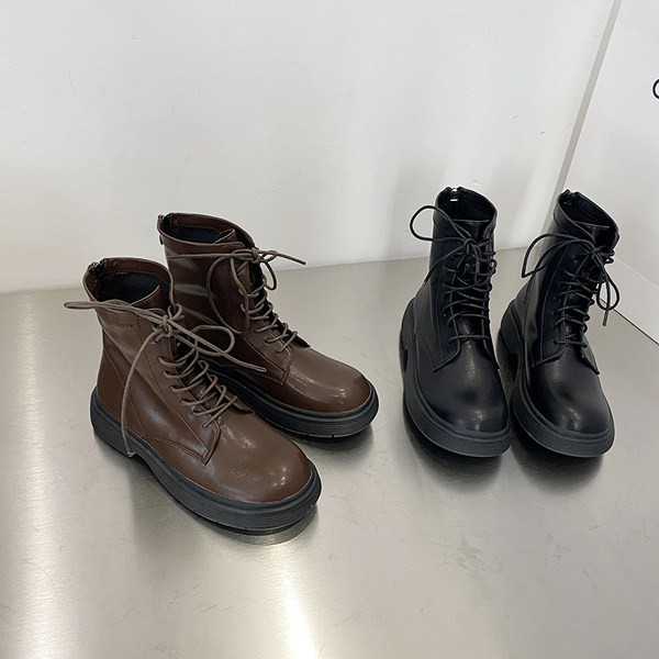 Naiste vabaaja saapad paeltega - valmistatud ökonahast