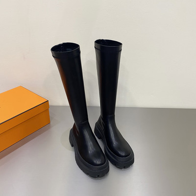 Naiste stiilsed lameda tallaga nahast saapad