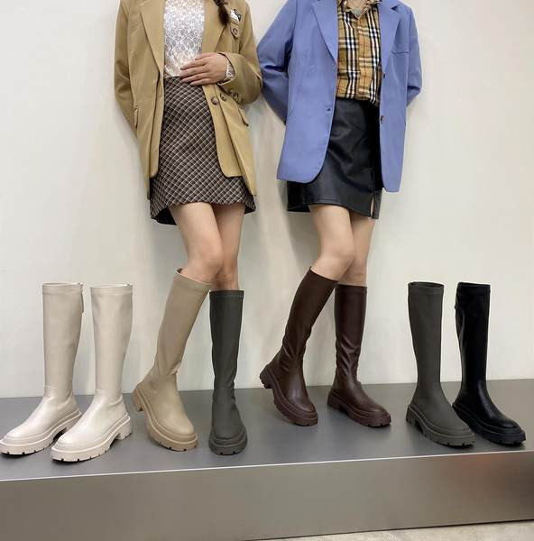 Naiste stiilsed lameda tallaga nahast saapad