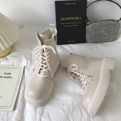 Kuuba naiste saapad tugeva talla ja paeltega