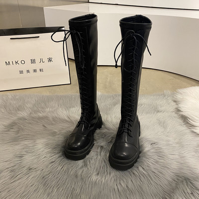 Naiste talvesaapad paelte ja lukuga