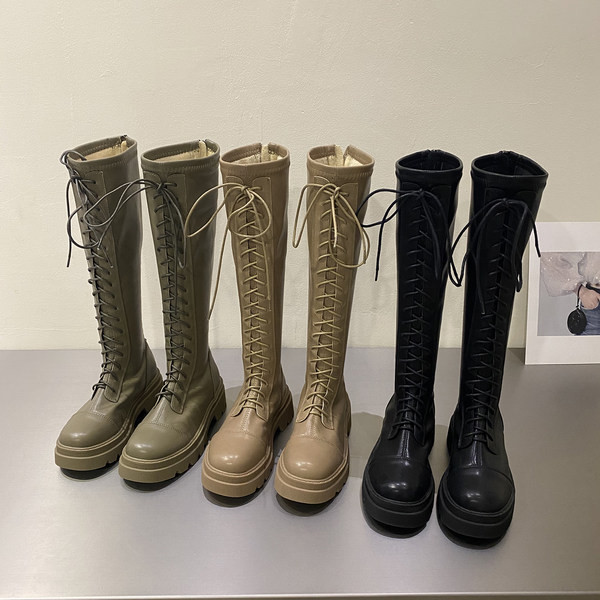 Naiste talvesaapad paelte ja lukuga