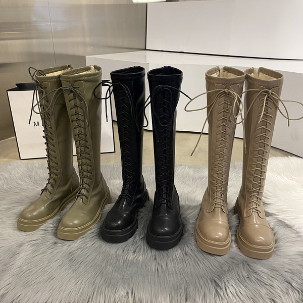 Naiste talvesaapad paelte ja lukuga