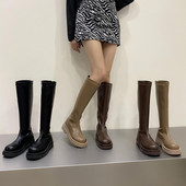 Női bőrcsizma lapos talppal - három színben