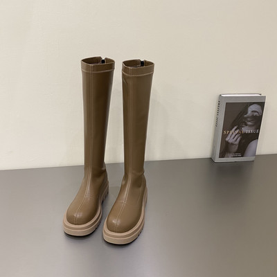 Női bőrcsizma lapos talppal - három színben