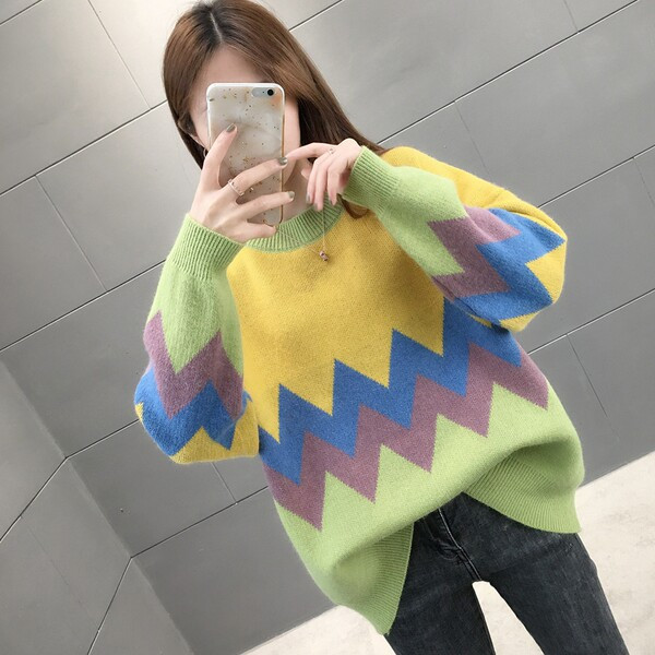 Női széles pulóver kerek nyakkivágással