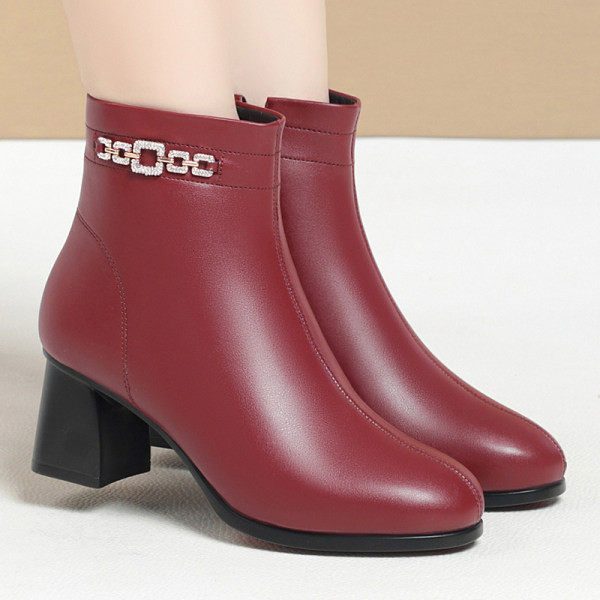 Női csizma vastag sarkú, meleg béléssel