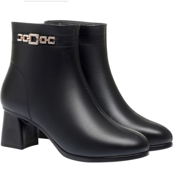 Női csizma vastag sarkú, meleg béléssel