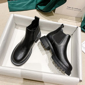 Naiste musta värvi nahast saapad - kaks mudelit