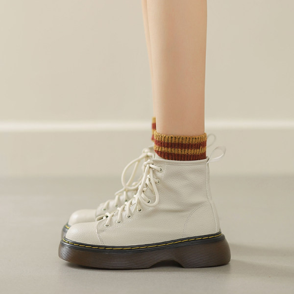 Uus mudel lameda tallaga ökonahast saapad