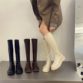 Lameda tallaga naiste saapade uus mudel kolmes värvitoonis