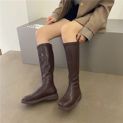 Lameda tallaga naiste saapade uus mudel kolmes värvitoonis