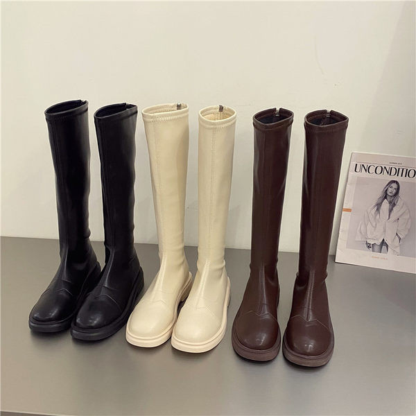 Lameda tallaga naiste saapade uus mudel kolmes värvitoonis