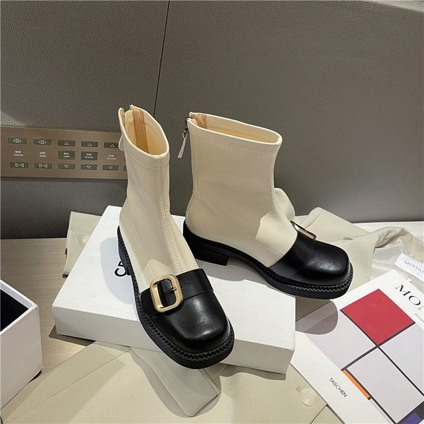 Naiste ökonahast saapad metallist pandlaga