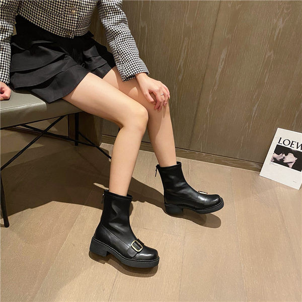 Naiste ökonahast saapad metallist pandlaga