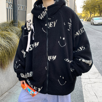 Мъжко плюшен яке с апликация и качулка