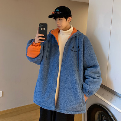 Мъжко плюшен яке с апликация и качулка