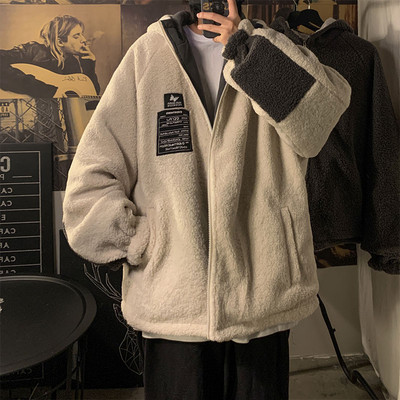 Мъжко плюшен яке с апликация и качулка