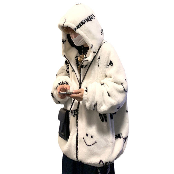 Мъжко плюшен яке с апликация и качулка 